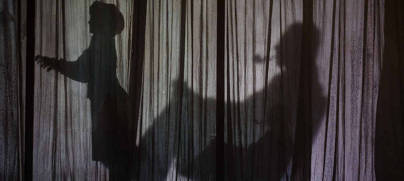 Quälende zweieinhalb Stunden dauert es, bis „Der Elefantengeist“ verraucht ist.