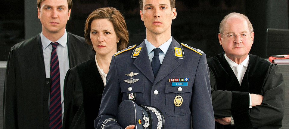 Terror Ferdinand Von Schirach Zusammenfassung ARD zeigt Verfilmung „Terror“ von Ferdinand von Schirach