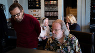 Die beiden Abba-Songwriter Björn Ulvaeus (links) und Benny Andersson sowie Anni-Frid Lyngstad, und Agnetha Fältskog (rechts) im Studio Die beiden Abba-Songwriter Björn Ulvaeus (links) und Benny Andersson sowie Anni-Frid Lyngstad, und Agnetha Fältskog (rechts) im Studio