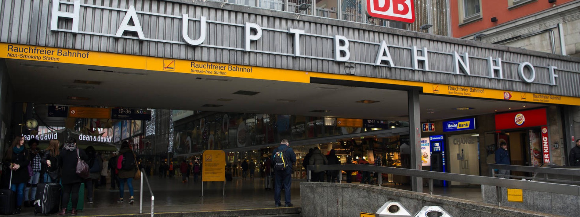Renovierung Des Munchner Hauptbahnhofs Mit Frauen Denkmal