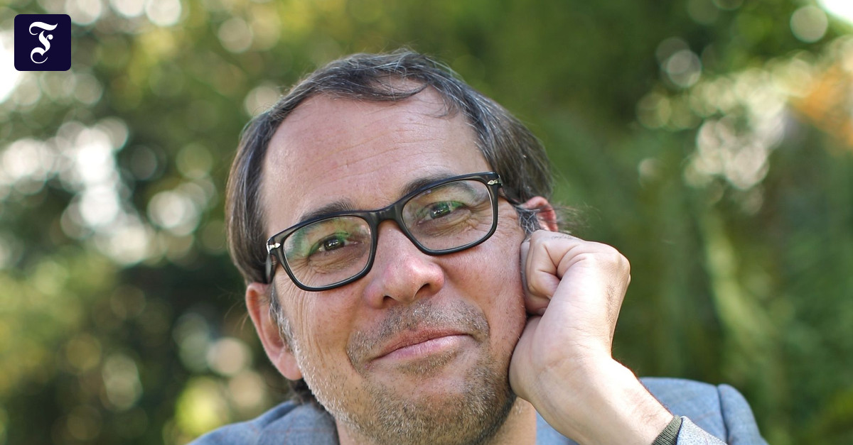 Frankfurter Anthologie: Über das Gedicht „Niemand ist vor dem anderen gestorben“ von Tom Schulz