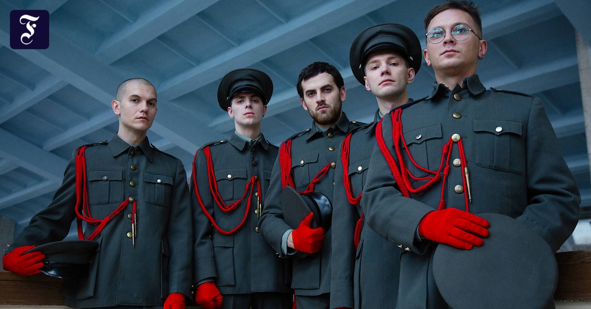 Russischer Drahtseilakt Die russische Band Shortparis