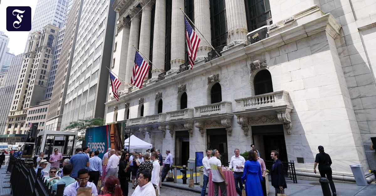 Signa takes over Wiggle sporting goods retailer goes public via SPAC