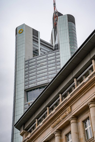 Bild Zu Geteilte Meinungen Uber Fusion Der Deutschen Bank Und