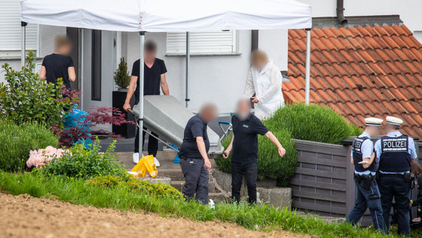 Vater tötet Ehefrau, Tochter und sich selbst Vater tötet Ehefrau, Tochter und sich selbst