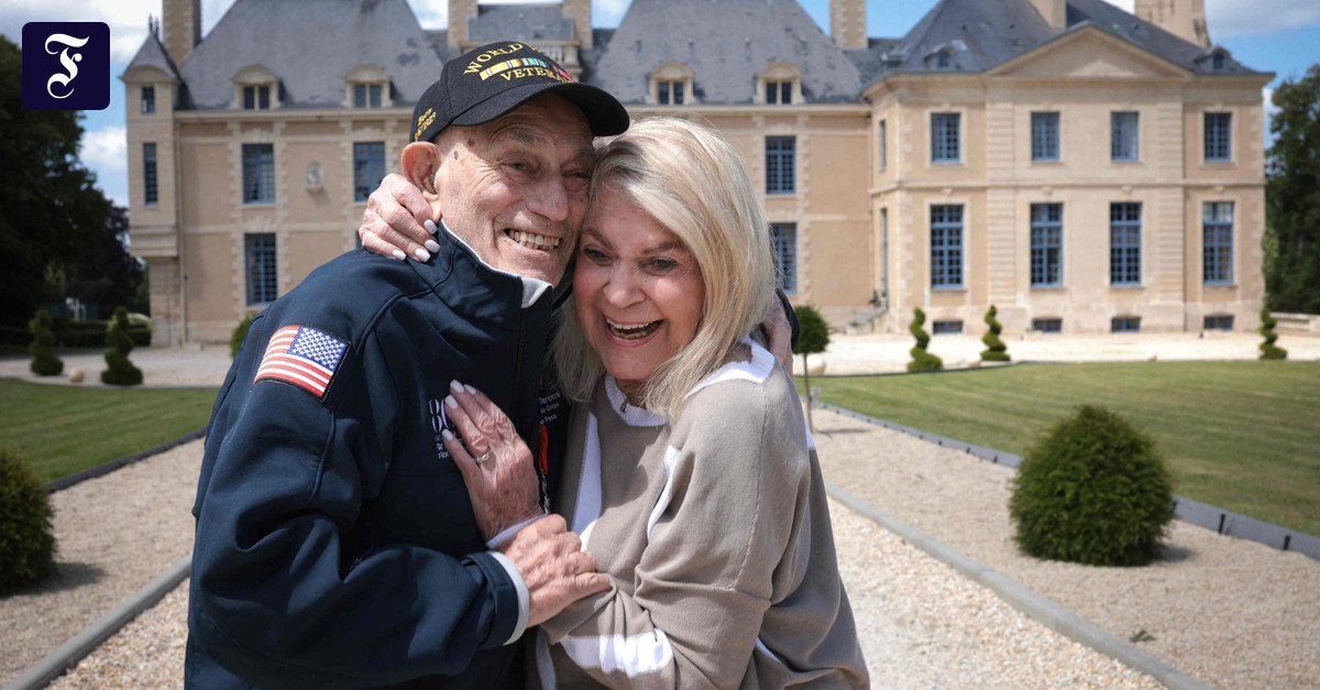 100歳の米国退役軍人がノルマンディーで結婚式