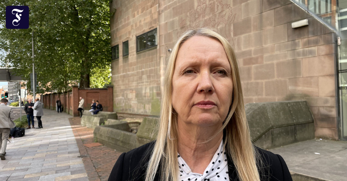 英国裁判所：計画的性器切除で刑務所