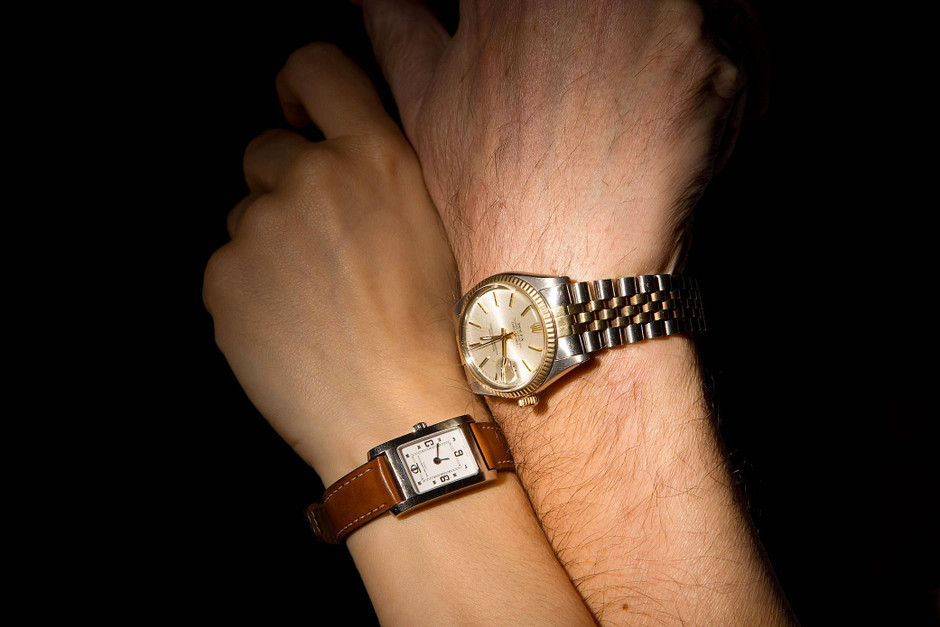 frauen tragen männer uhren