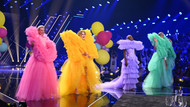 Lebende Buchstaben: Martina (v.l.n.r.), Luca, Noella und Martinas Tochter Lou-Anne tagen beim Finale von „Germany’s Next Topmodel» G-, N-, T- und M-Kleider. Lebende Buchstaben: Martina (v.l.n.r.), Luca, Noella und Martinas Tochter Lou-Anne tagen beim Finale von „Germany’s Next Topmodel» G-, N-, T- und M-Kleider.