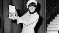 Quant bekam den Orden des Britischen Empire verliehen: Mary im Mini, 1966 Quant bekam den Orden des Britischen Empire verliehen: Mary im Mini, 1966