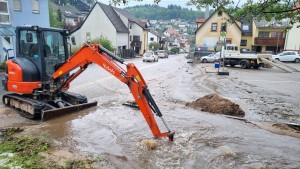 Mann durch Stromschlag getötet ‒ Gewitter verursachen Millionenschäden