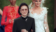 Die Japanische Modedesignerin Hanae Mori nach der Präsentation ihrer Herbst-Winter-Kollektion 1997-98 in Paris. Die Japanische Modedesignerin Hanae Mori nach der Präsentation ihrer Herbst-Winter-Kollektion 1997-98 in Paris.