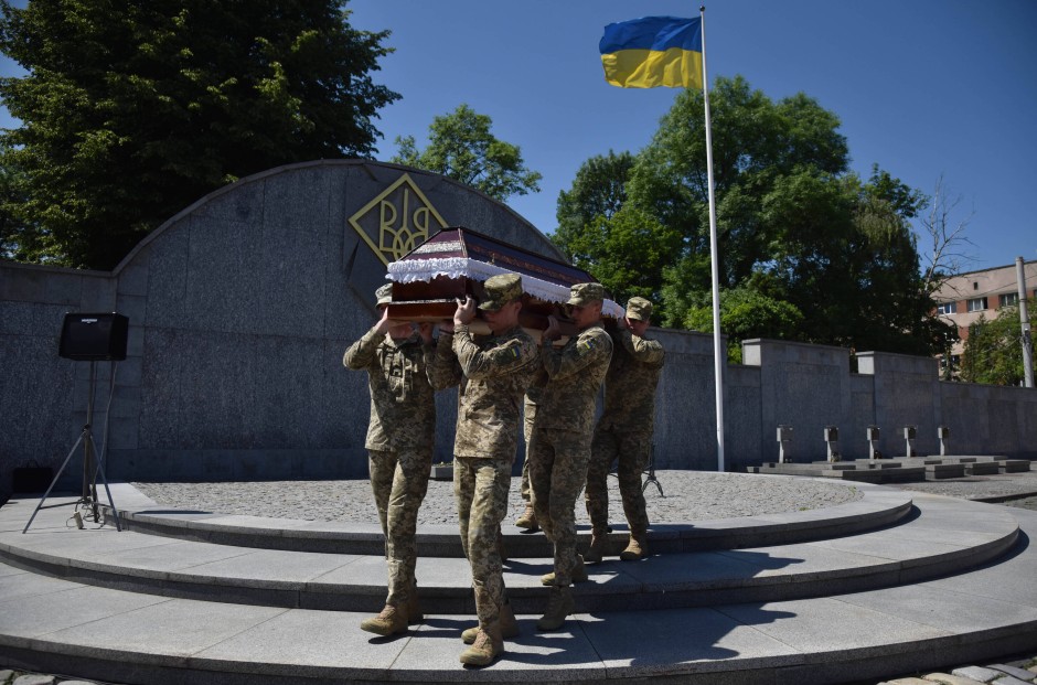 Alarmstufe Rot Laut Ukrainischer Angaben Moskau Schickt Monatlich 9000 Soldaten So Reagiert Die Nato - kjptmdf