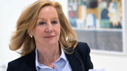 Schlesinger sagt, sie könne nichts sagen