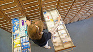Mangelware: Nicht in allen Apotheken sind die Schubladen noch gut gefüllt. Oftmals fehlt es an einfachen Nachahmerpräparaten. Mangelware: Nicht in allen Apotheken sind die Schubladen noch gut gefüllt. Oftmals fehlt es an einfachen Nachahmerpräparaten.