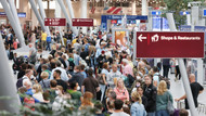 Derzeit werden viele Flüge von deutschen Airports gestrichen, die Abfertigung von Passagieren dauert teils Stunden..
