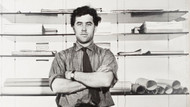 Otl Aicher in seinem Atelier im Jahr 1953.