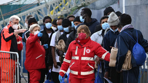 Streit über Verhaltenskodex für Seenotretter bahnt sich an
