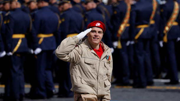 Putins Sporthelden bei der Parade Putins Sporthelden bei der Parade