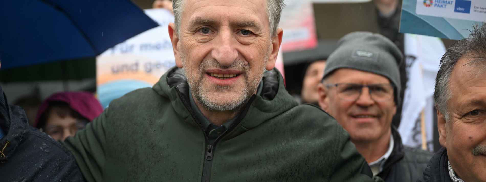 Welche Rolle spielten Mängel im Stall bei seinem Rückzug?