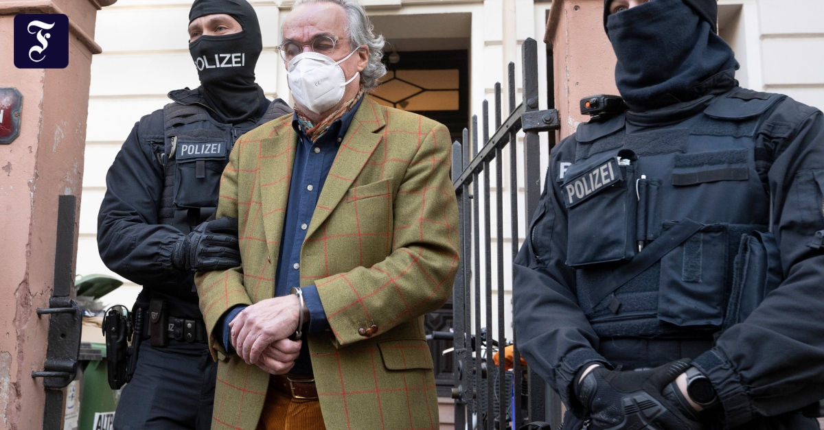 ReichsbürgerRazzien Wer ist Heinrich XIII. Prinz Reuß?