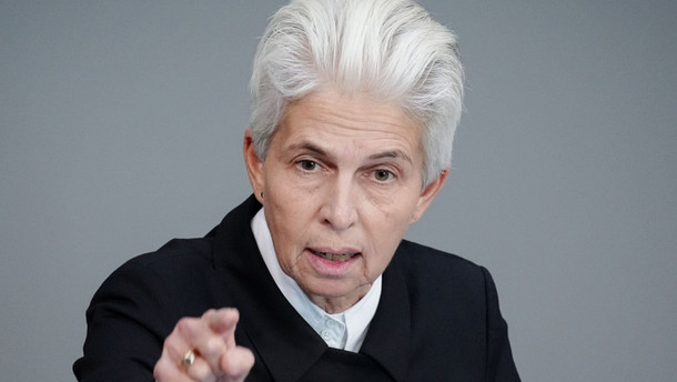 Strack-Zimmermann kritisiert Nachrichtendienste