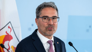 Südtiroler Volkspartei schließt Fünferbündnis mit rechten Parteien