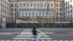 Steuerzahlerbund fordert härtere Sparpolitik