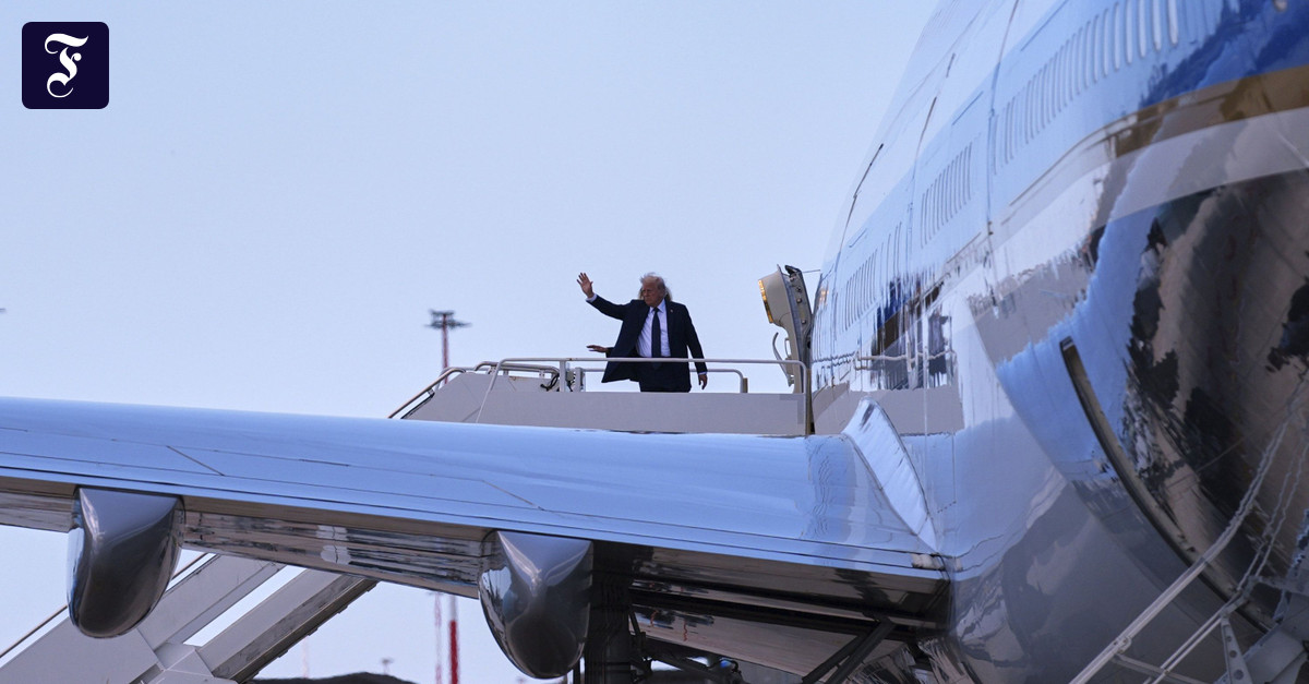 Plane from Qatar: Loyal supporters accuse Trump of bribery