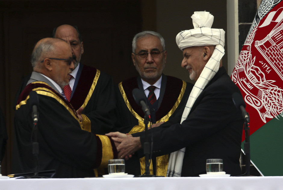Bilderstrecke zu Afghanistan Ghani und Abdullah lassen sich als