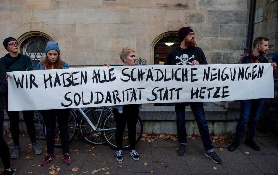 Bild zu: Linksextremistische Organisation „Rote Hilfe“ findet immer mehr Unterstützung - Bild 1 ...