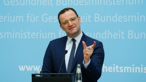 Spahn: Genügend Impfstoff für Kreuzimpfungen vorhanden