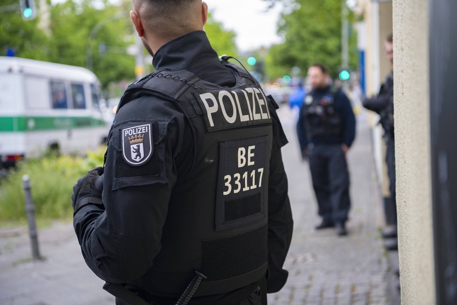 Polizeieinsatz Hürth: Autofahrer zeigte Beamten Mittelfinger und stand  mutmaßlich unter Drogen