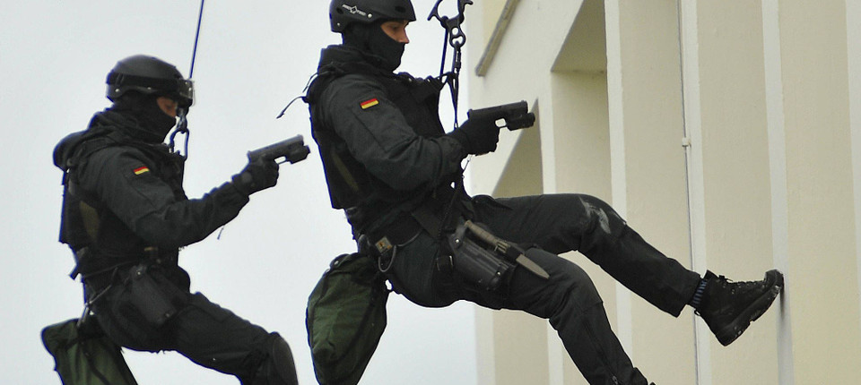 Wie Viel Verdient Man Bei Der Gsg9 Zusätzlicher Standort: GSG9 soll um ein Drittel vergrößert werden