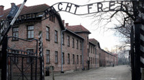Der Eingang des ehemaligen Nazi-Konzentrationslagers Auschwitz-Birkenau im polnischen Oswiecim