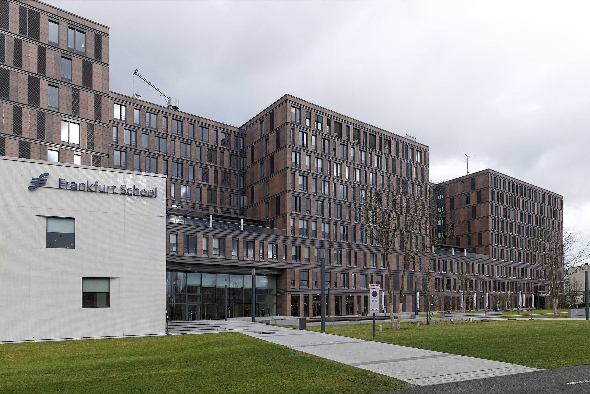 Wie die Frankfurt School mit der Corona-Krise umgeht