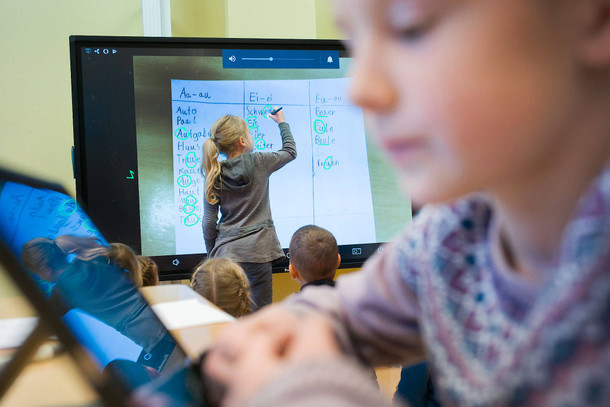Bild Zu Schule Digitalisieren Fur Jeden Schuler 540 Euro Bild