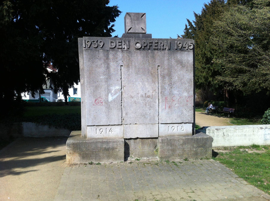 Bilderstrecke zu Frankfurter Kriegerdenkmäler Verwittert, verfallen