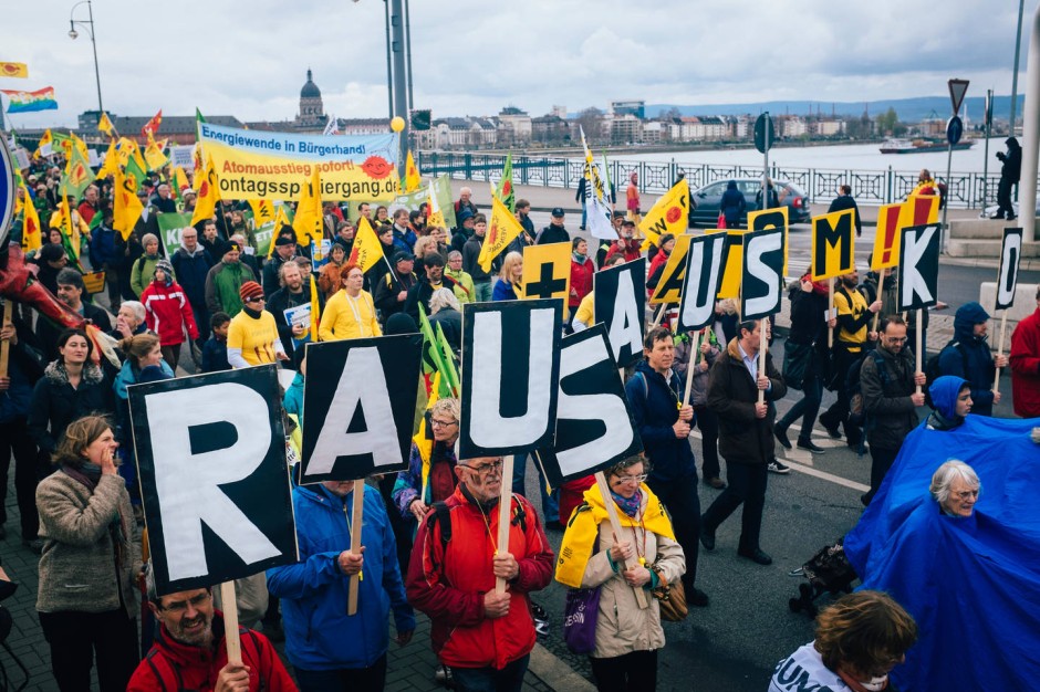 Bild zu Demos in Mainz und Wiesbaden Für Energiewende und gegen Atomkraft Bild 1 von 1 FAZ