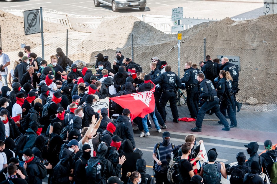 Bilderstrecke zu Mainz Protest gegen Aufmarsch von Rechtsextremen Bild 2 von 3 FAZ