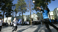 Längst vergangene Zeiten: Afghanische Mädchen spielen 2011 in Herat Volleyball am Weltfriedenstag.