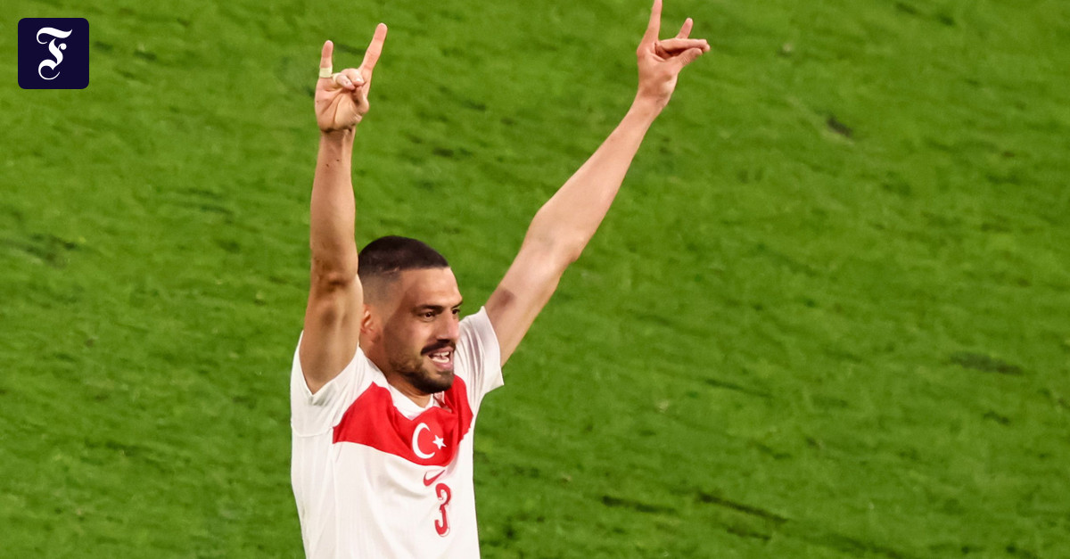 2024年欧州選手権ラウンド16でのメリ・デミラル：「オオカミの挨拶」のためUEFAが調査