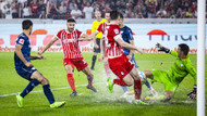In der zweiten Hälfte war es auch eine Wasserschlacht: Bochum beim 0:1 in Freiburg.