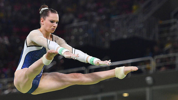 Turnerin Sophie Scheder Holt Bronze Am Stufenbarren
