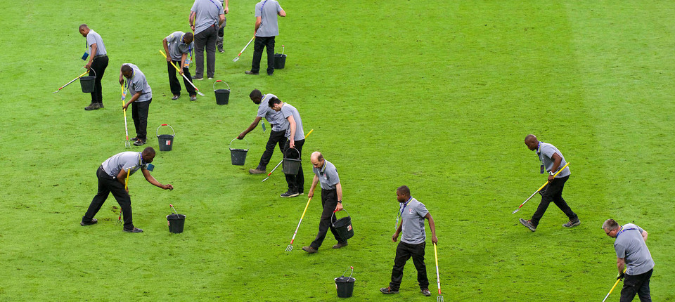 Probleme mit schlechtem Rasen bei Fußball-EM 2016