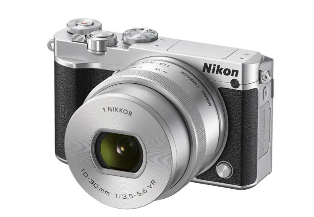 Nikon 1 J5 Systemkamera im Test - Kleines bisschen retro