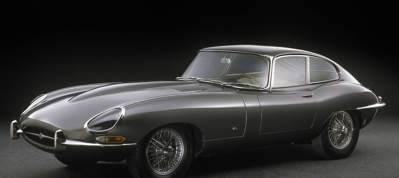 Star des Genfer Automobilsalons 1961, Symbol der Swinging Sixties: Jaguar E-Type Coupé, Produktionszeitraum 1961 bis 1974