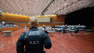 Der Prozess gegen vier Angeklagte im VW-Abgasskandal findet in der Stadthalle Braunschweig statt. Der Prozess gegen vier Angeklagte im VW-Abgasskandal findet in der Stadthalle Braunschweig statt.