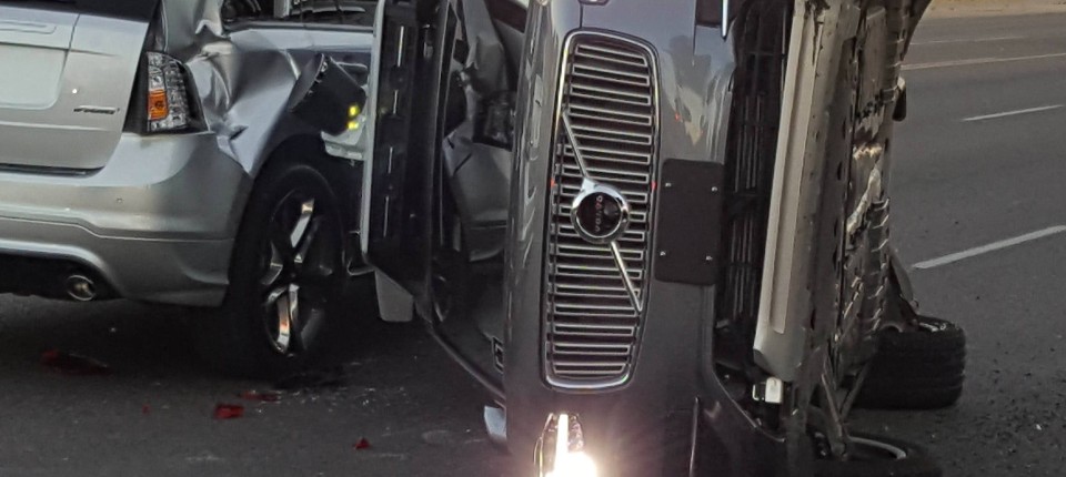 Erster Todlicher Unfall Mit Selbstfahrendem Auto Von Uber In Den Usa Aktuell Amerika Dw 19 03 2018