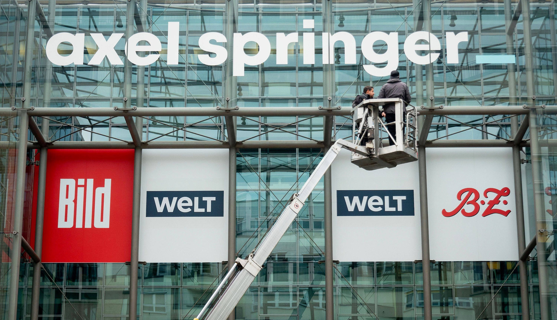 Nach Kkr Eintritt Axel Springer Stutzt Redaktionen